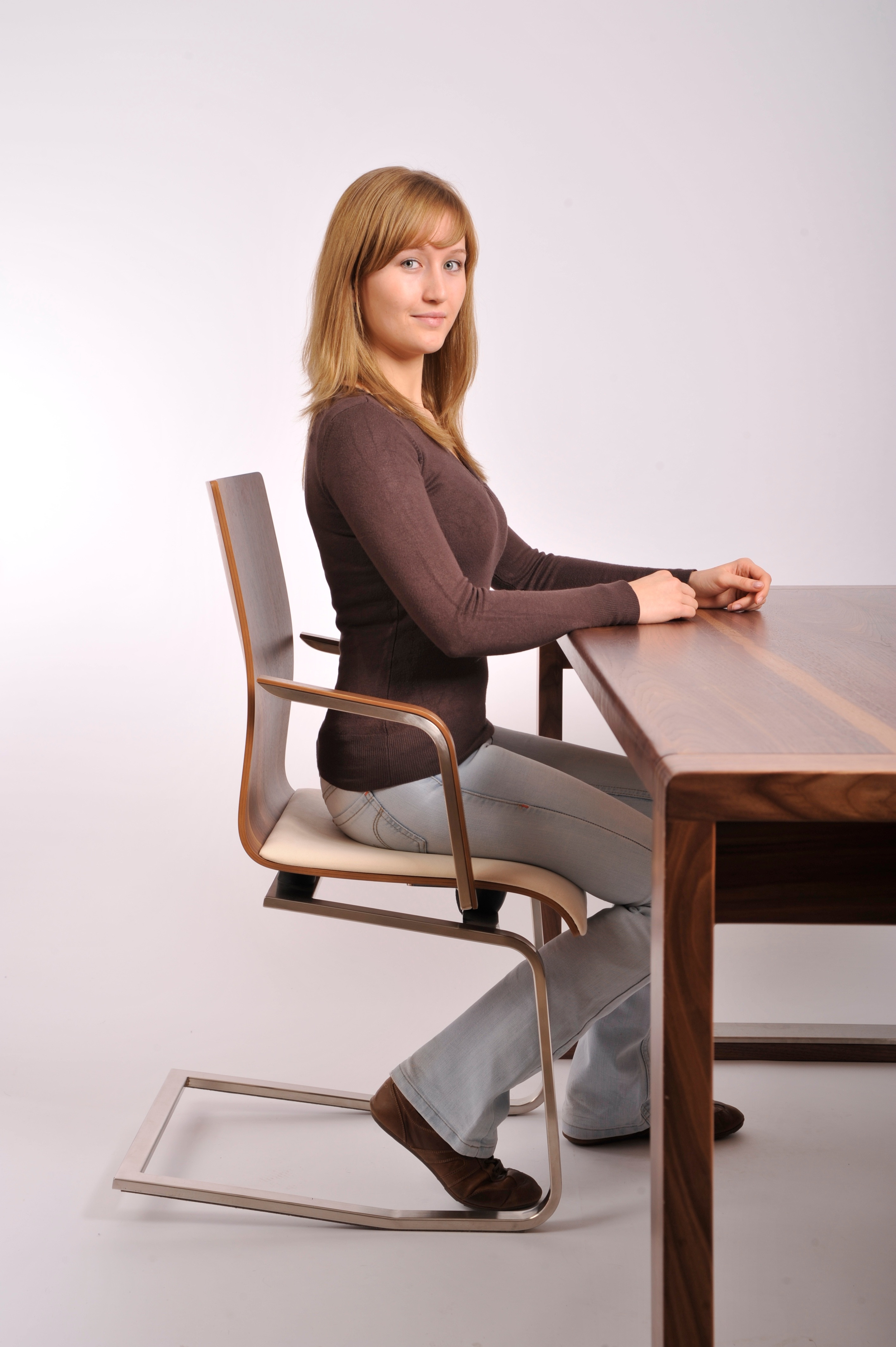 Siège salle à manger en cuir avec accoudoir MOIZI24 - Ergonomie...