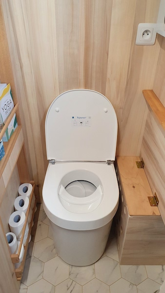 toilette-seche-tiny-separett-yooca-haut.jpg